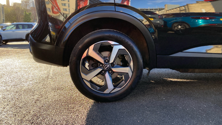 Nissan Qashqai 1.3 DiG-T MH N-Connecta 5dr Petrol Hatchback